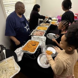 serving on thanksgiving_3157